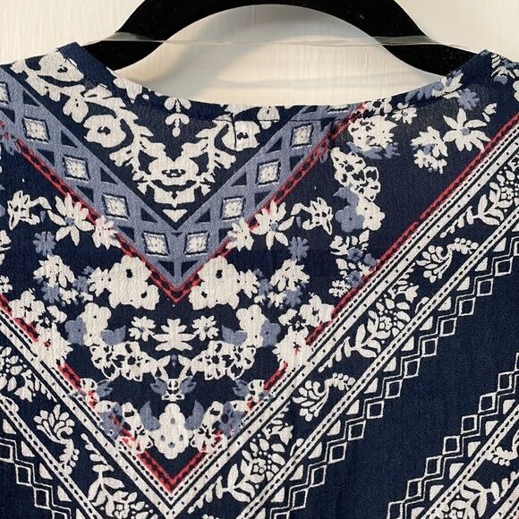 Eyeshadow NEW rayon cold shoulder fringe trim bandana print topper size small - Picture 12 of 12